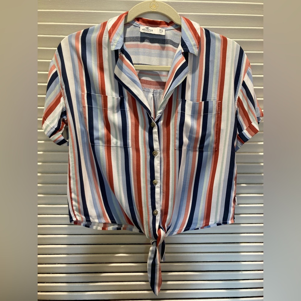Hollister tie front top sz XS